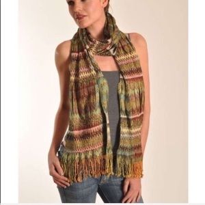 Tolani NYC Zigzag green viscose scarf